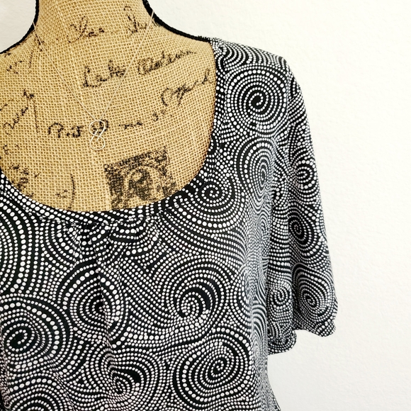 Black and white Abstract print short sleeve top med/lg - Picture 2 of 6